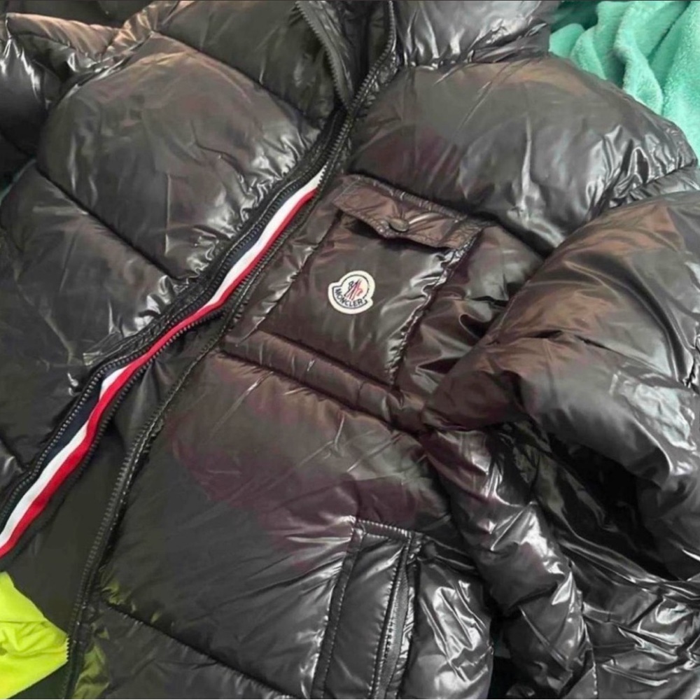 Basically brand, new moncler puffer - Picture 3 of 7